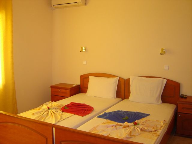 Chris Family Hotel - single room