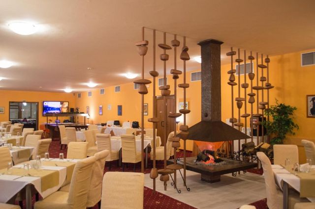 Edelweiss Hotel Borovets - Yemek