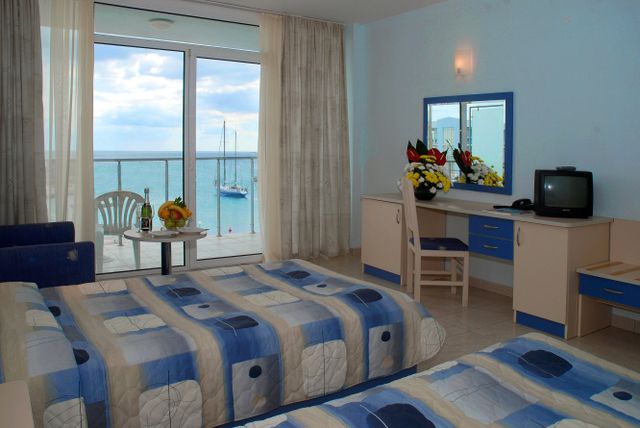 Dolphin Marina Hotel - double/twin room