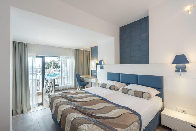 Grifid hotel Vistamar - family room side sea view 2+2 or 3+1